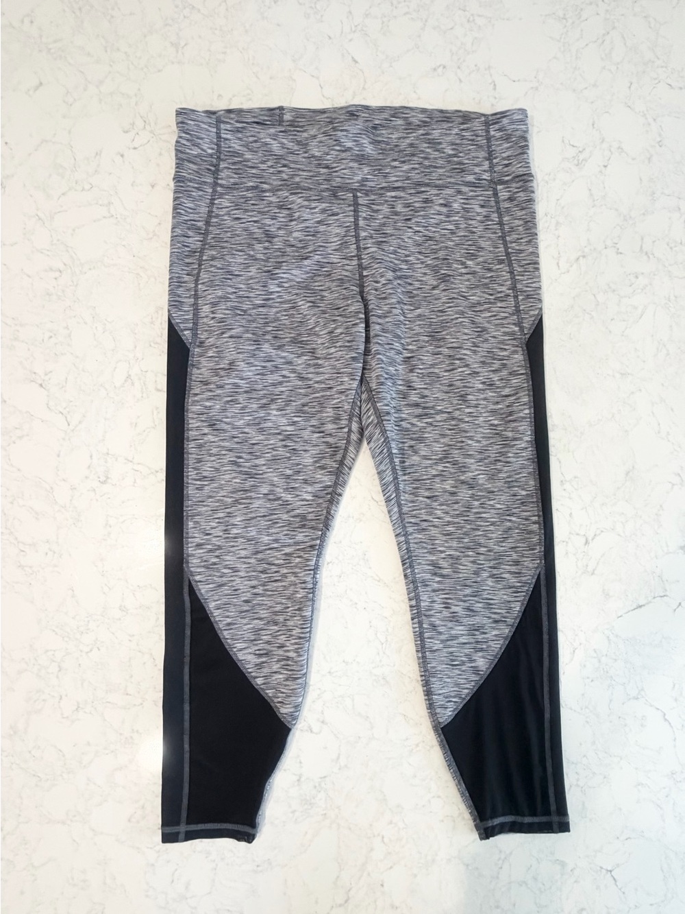 GAP Capri Leggings - Blackout Technology (women’s XL)